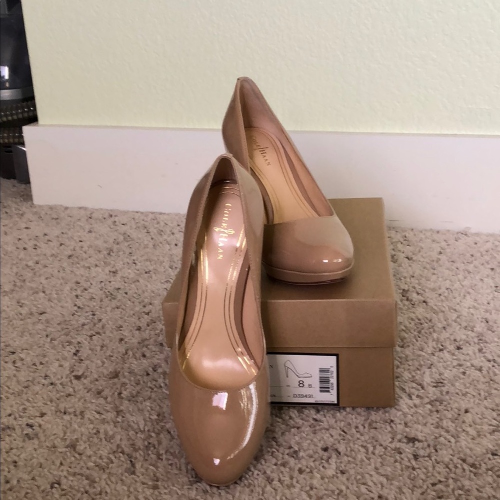 Neutral color patent leather 3” pumps